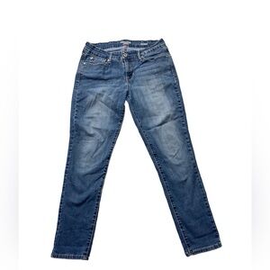 Denizens from Levi’s: Modern Skinny. Waist 29” Length 30”